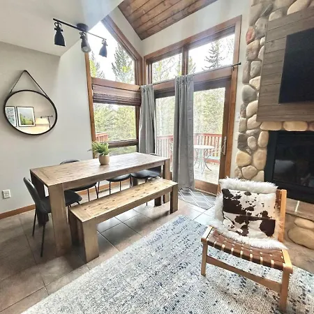 Ski In Ski Out Townhome, Indoor And Outdoor Pools, Hot Tub, Fire Pits, And More